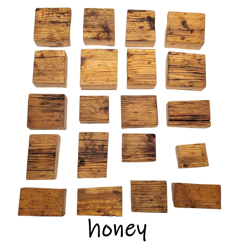 20 Holzmusterklötze Bohle aus Massivholz / Altholz / Gerüstbohlen Farbe honey 20 Holzmusterklötze Bohle aus Massivholz / Altholz / Gerüstbohlen Farbe honey